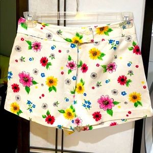 Vintage short, floral design on white 100% cotton.
